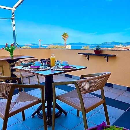 Sand'ana House