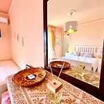 Sand'ana House Bed and Breakfast 3*